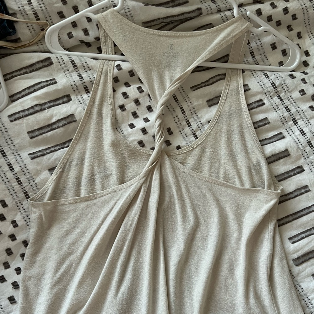 volcom tank - Picture 2 of 2